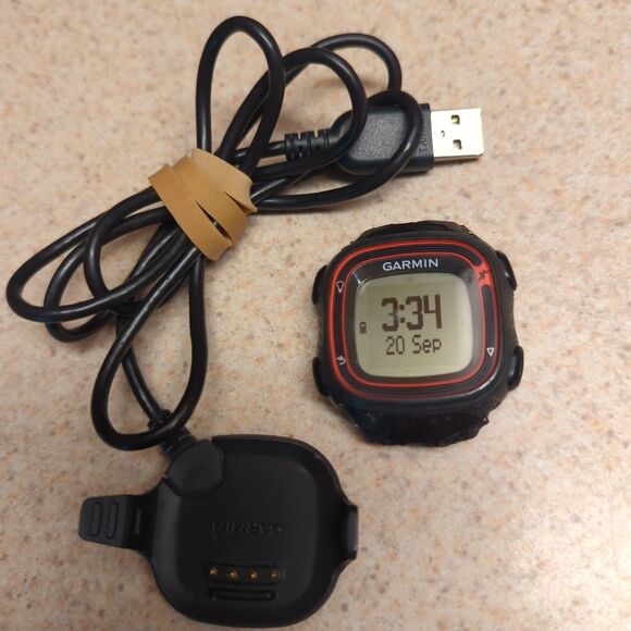 Garmin Forerunner 10 GPS Running Watch Black Charger Face ONLY - Picture 1 of 5